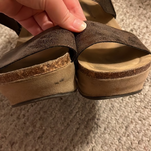 Pierre Dumas Wedges (Size 8 1/2) - Picture 10 of 13